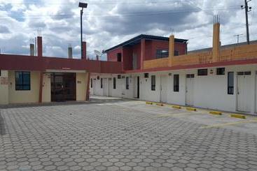 پانسیون Hostal La Joya