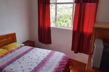 پانسیون Hostal La Joya