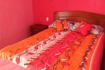 پانسیون Hostal La Joya