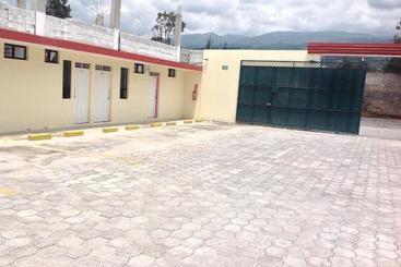 پانسیون Hostal La Joya