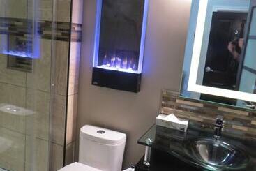 هاستل Dockside Suites