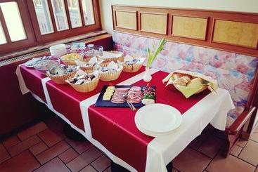 پانسیون Guest House Arvaj