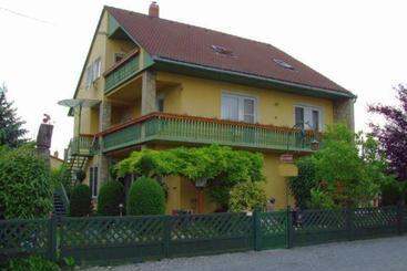 پانسیون Grill Garten Vendégház