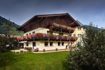 بنسيون Jagdhof