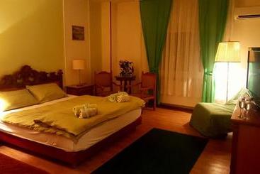 پانسیون Rooms Villa Luigi