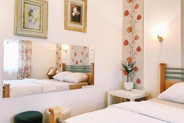 پانسیون Rooms Villa Luigi