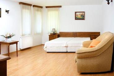 پانسیون Strannopriemnitsa Guest House