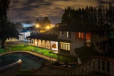 هاستل Hosteria San Carlos Tababela