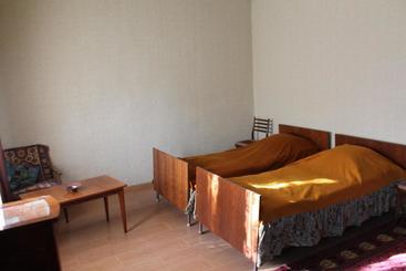 پانسیون Tlt Guest House