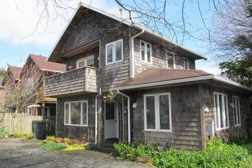 호스텔 Harrison Street Inn