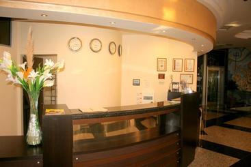 Aparthotel Vris