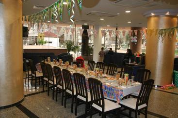 Aparthotel Vris
