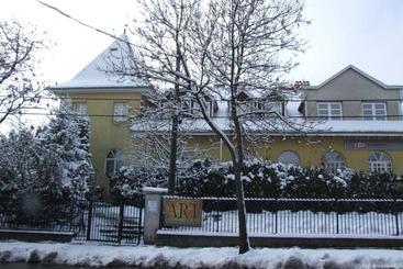 پانسیون Art Guesthouse