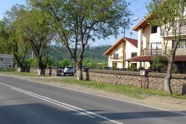پانسیون Camves Inn