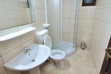 پانسیون Camves Inn
