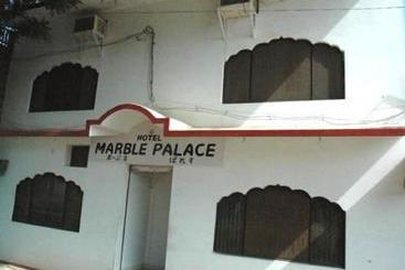 پانسیون Marble Palace