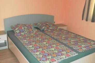 پانسیون Villa Mari Guest Rooms