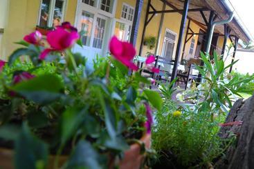 پانسیون Villa Ricz