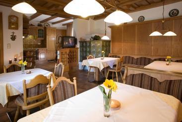 تختخواب و صبحانه Gästehaus Rauch