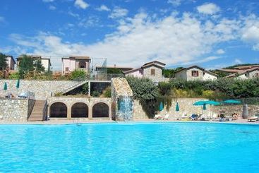 아파트 Borgo San Pecoraio Resort