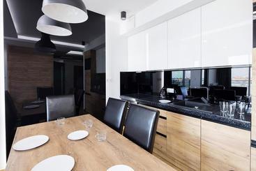 هتل Poznan Apartments Towarowa