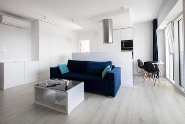 هتل Poznan Apartments Towarowa