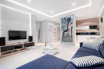 هتل Poznan Apartments Towarowa