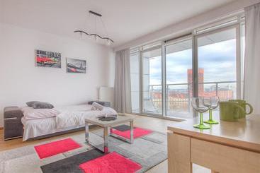 هتل Poznan Apartments Towarowa
