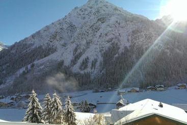 هتل Schusterhof