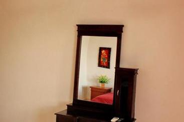 پانسیون Arya Inn Enny Salon And Spa