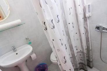 پانسیون Rooms Molabeciri