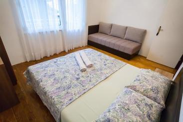 پانسیون Rooms Molabeciri