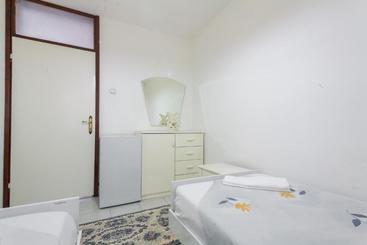 پانسیون Rooms Molabeciri