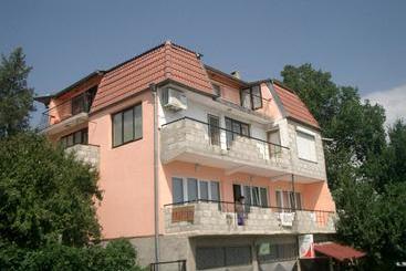 پانسیون Villa Trakia