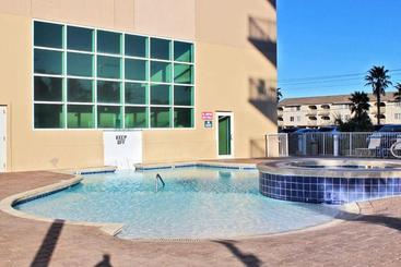 Crystal Shores West By Youngs Suncoast