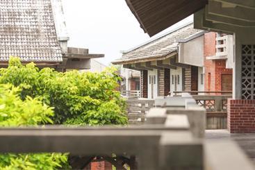 هتل The Place Yilan