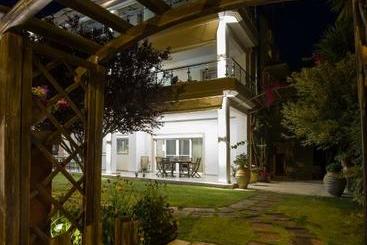 Rousis Studios