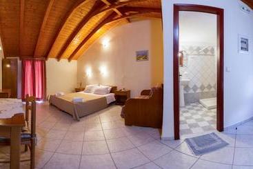 Rousis Studios