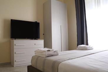 مسافرخانه B&b Del Corso