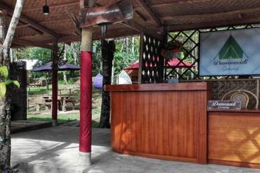 여관 Damarwidi Glamping By Madhava