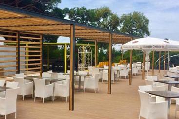 هتل Royal Tennis Club