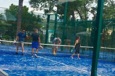 هتل Royal Tennis Club