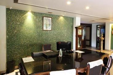 هتل Treebo Trend Royal Inn
