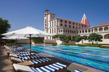 استراحتگاه Dlf City Club 5