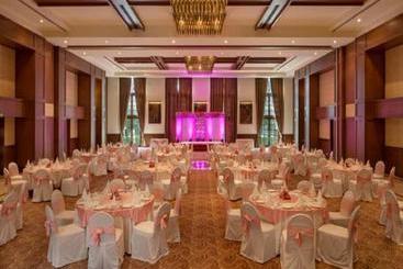 استراحتگاه Dlf City Club 5