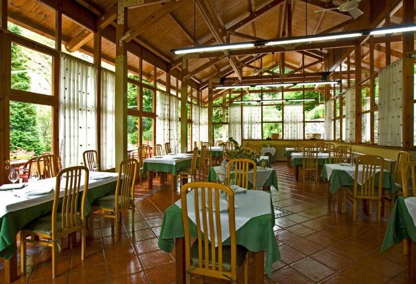 فندق La Casona De Mestas