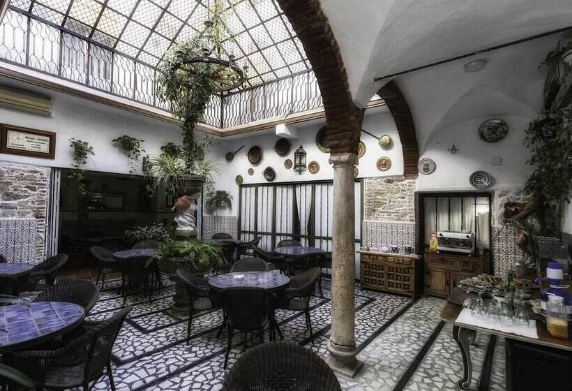هتل Las Palmeras By Vivere Stays