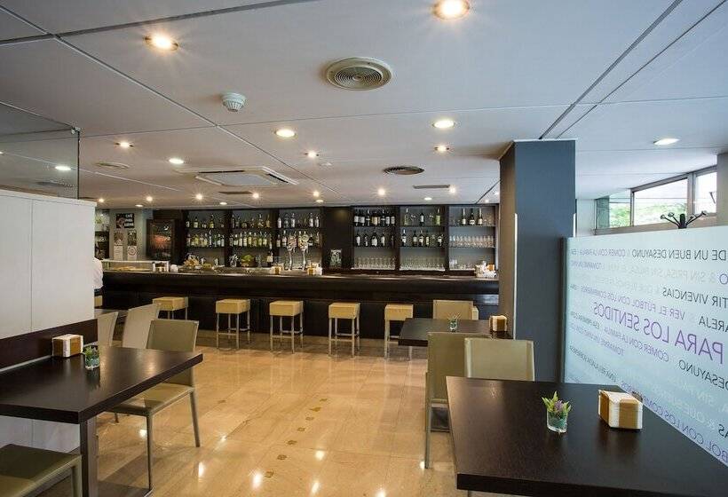 ホテル Zentral Ramiro I