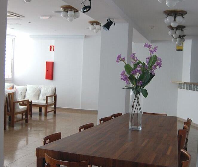 Estrella De Mar Youth Hostel