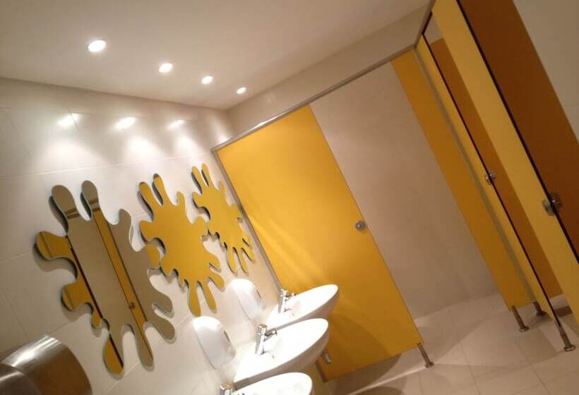 Estrella De Mar Youth Hostel